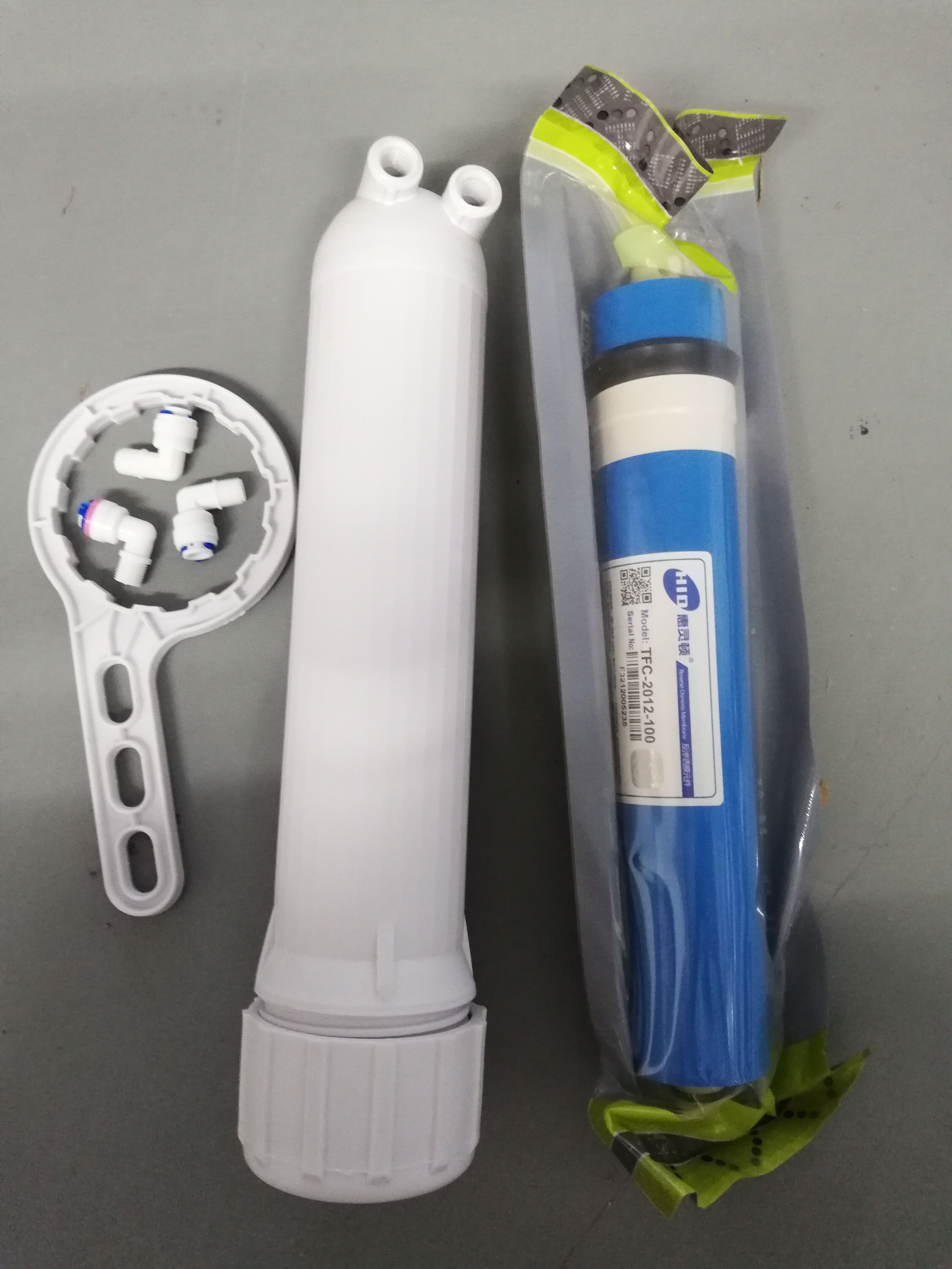 High Tech Kitchen Accessories - เครื่องกรองน้ำ100 GPD RO membrane + ตัวเรือนเมมเบรนพร้อมข้อต่อและประแจ3ชิ้น